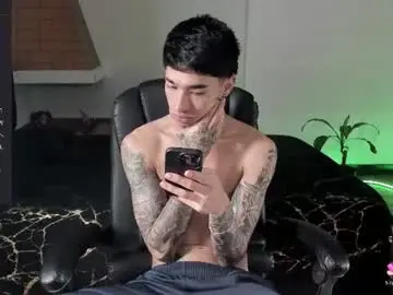 Chaturbate Live Sex Cam of damon_333