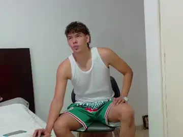 Chaturbate Best live sex cam show of zackmontiel07