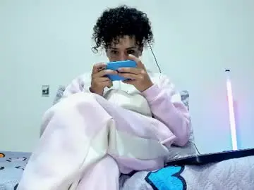 Chaturbate Live Porn of louise_22cm