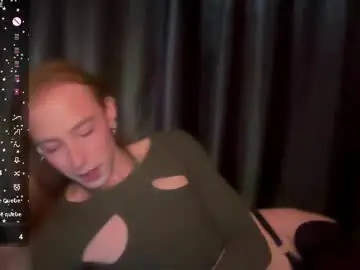 Chaturbate Live Sex Cam of avril_pearly_