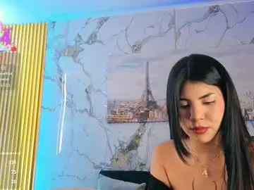 Chaturbate Live Sex Cam of curvy_and_petite11_aws