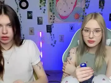 Chaturbate Live Sex Cam of let_me_seee