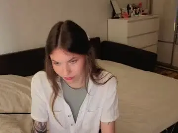 Chaturbate Live Sex Cam of let_me_seee