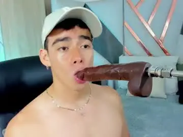 Chaturbate Best live sex cam show of mrs_boy20
