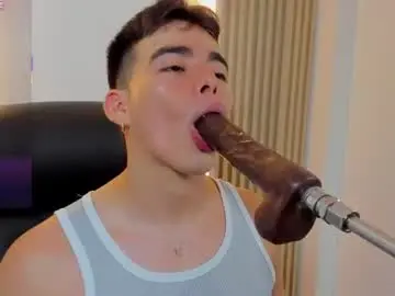 Chaturbate Live Porn of mrs_boy20