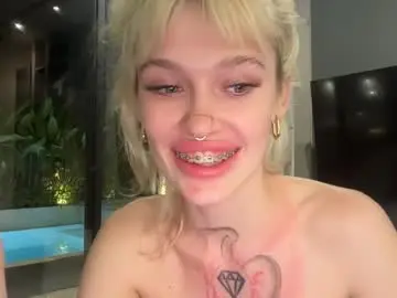 Chaturbate Live Porn of golden_alinee