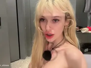 Chaturbate Nude Webcam of golden_alinee
