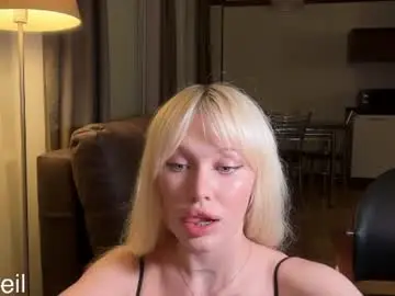 Chaturbate Live Sex Cam of golden_alinee