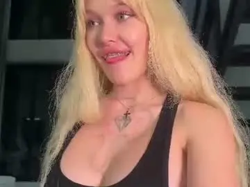 Chaturbate Nude Webcam of golden_alinee