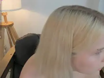 Chaturbate Live Sex Cam of shy_nikka_4you