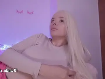 Chaturbate Live Sex Cam of bella_adams_