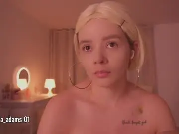 Chaturbate Live Sex Cam of bella_adams_