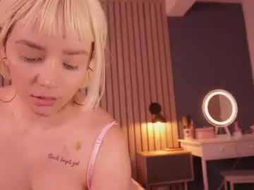 Chaturbate Live Sex Cam of bella_adams_