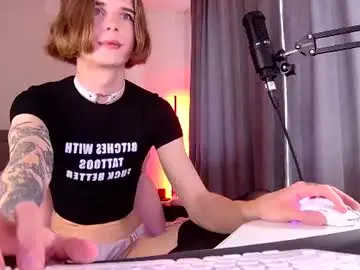 Chaturbate Free Porn Cam of midwestemoqueen