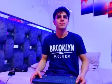 Chaturbate Live Sex Cam of alex_and_fabian