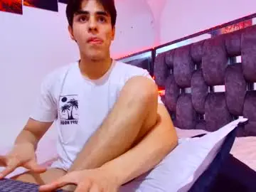 Chaturbate Nude Webcam of alex_and_fabian