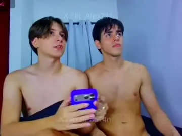 Chaturbate Best live sex cam show of alex_and_fabian