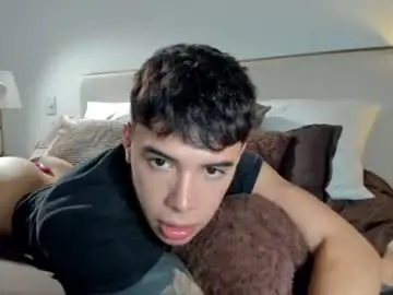 Chaturbate Nude Webcam of zamuel_18
