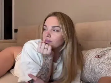 Chaturbate Live Sex Cam of frenzyfoxs