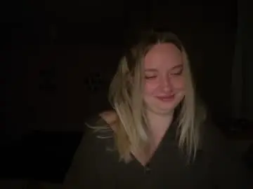 Chaturbate Watch Live Sex Cams of moonlit_kiss_