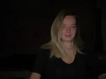 Chaturbate Free Live Porn of moonlit_kiss_