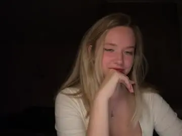 Chaturbate Sex Cam of moonlit_kiss_