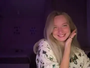 Chaturbate Free Porn Cam of moonlit_kiss_
