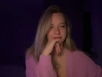 Chaturbate Live Sex Cam of moonlit_kiss_