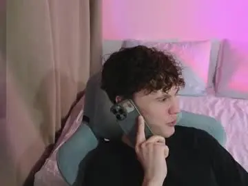 Chaturbate Nude Webcam of cute_thomas