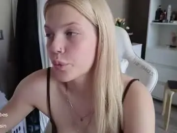 Chaturbate Free Live Porn of maya_blonde18