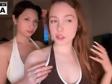 Chaturbate Live Sex Cam of miafleur