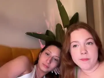 Chaturbate Live Sex Cam of miafleur