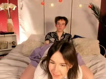 Chaturbate Live Sex Cam of pixiee21