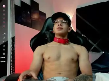 Chaturbate Live Sex Cam of tony_petrov
