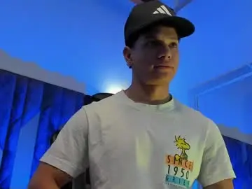 Chaturbate Live Sex Cam of tony_petrov