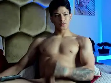Chaturbate Live Sex Cam of tony_petrov
