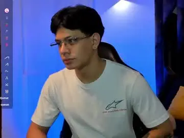 Chaturbate Live Sex Cam of tony_petrov