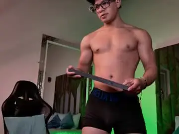 Chaturbate Nude Webcam of tony_petrov