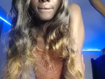 Chaturbate Live Sex Cam of essy_hero