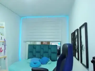 Chaturbate Live Sex Cam of naomy_sex_69