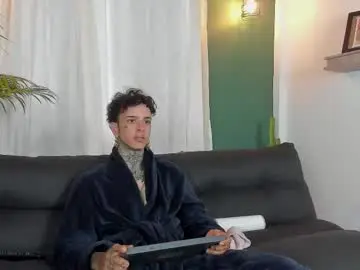 Chaturbate Sex Cam of aron_ford