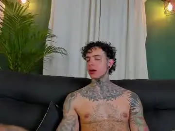 Chaturbate Sex Cam of aron_ford