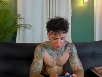 Chaturbate Watch Live Sex Cams of aron_ford