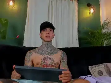 Chaturbate Adult Webcam of aron_ford