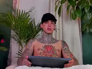 Chaturbate Live Sex Cam of aron_ford