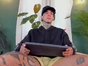Chaturbate Adult Video Chat of aron_ford