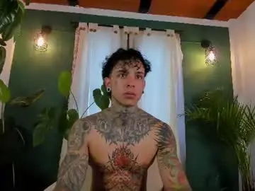 Chaturbate Watch Live Sex Cams of aron_ford