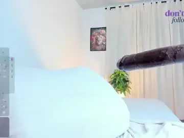 Chaturbate Free Live Porn of carollin_1