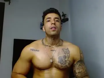 Chaturbate Sex Cam of darius_phoenix