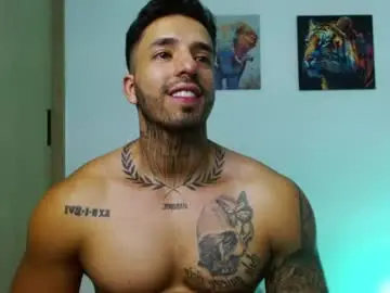 Chaturbate Live Porn of darius_phoenix